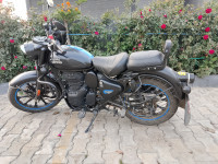 Royal Enfield Classic Stealth Black