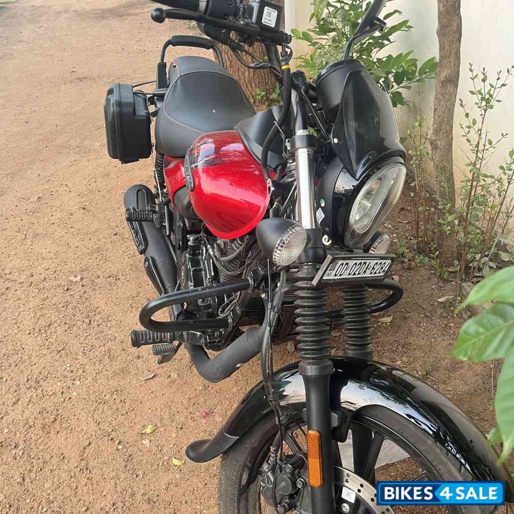 Red Bajaj Avenger Street 160 BS6