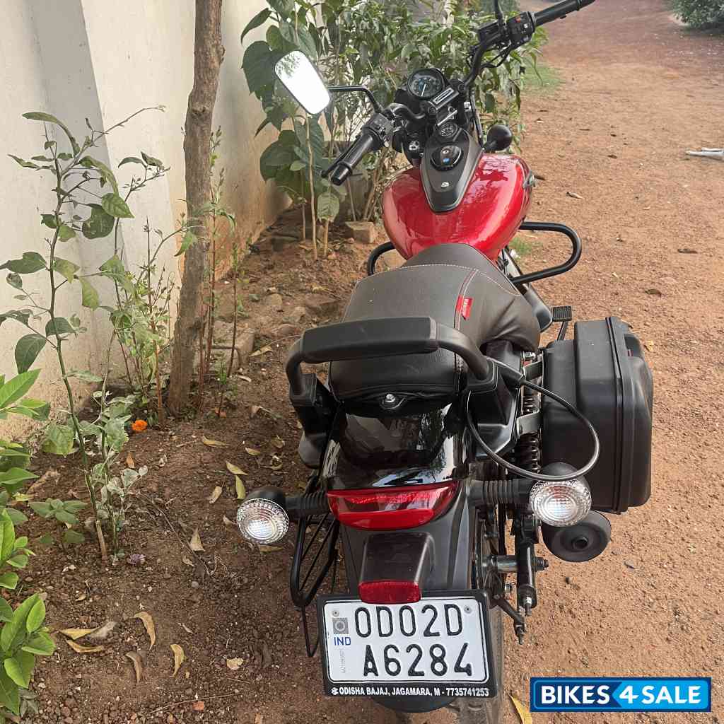 Red Bajaj Avenger Street 160 BS6