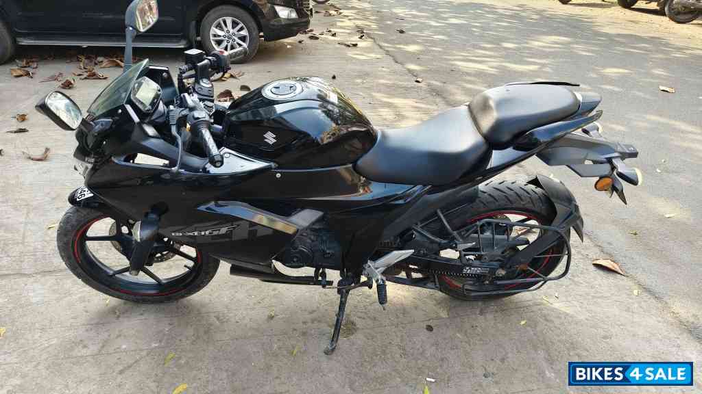 Suzuki Gixxer SF Fi