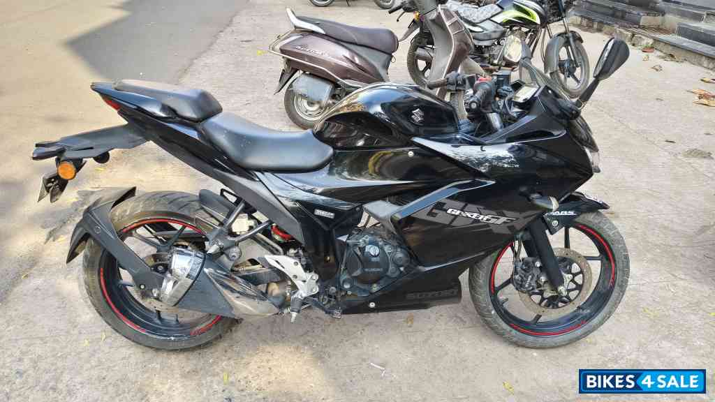 Suzuki Gixxer SF Fi