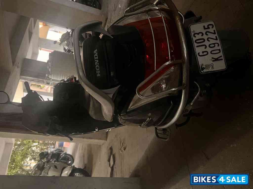 Black Honda Activa 5G