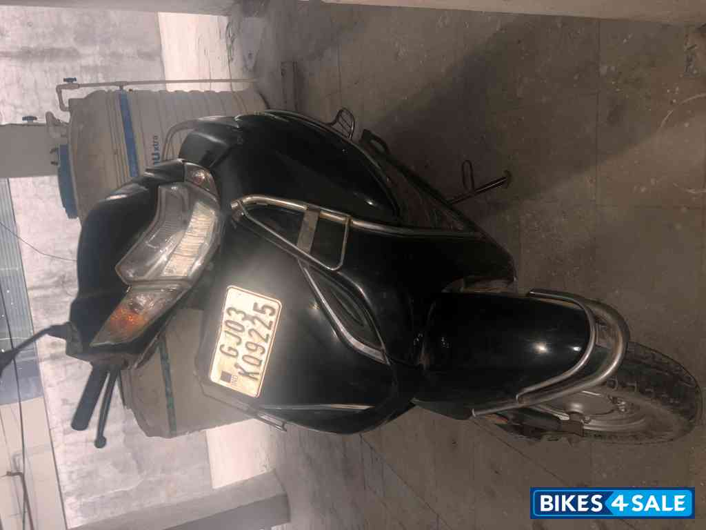 Black Honda Activa 5G