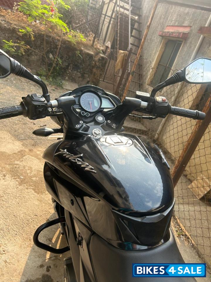 Black Bajaj Pulsar 200 NS