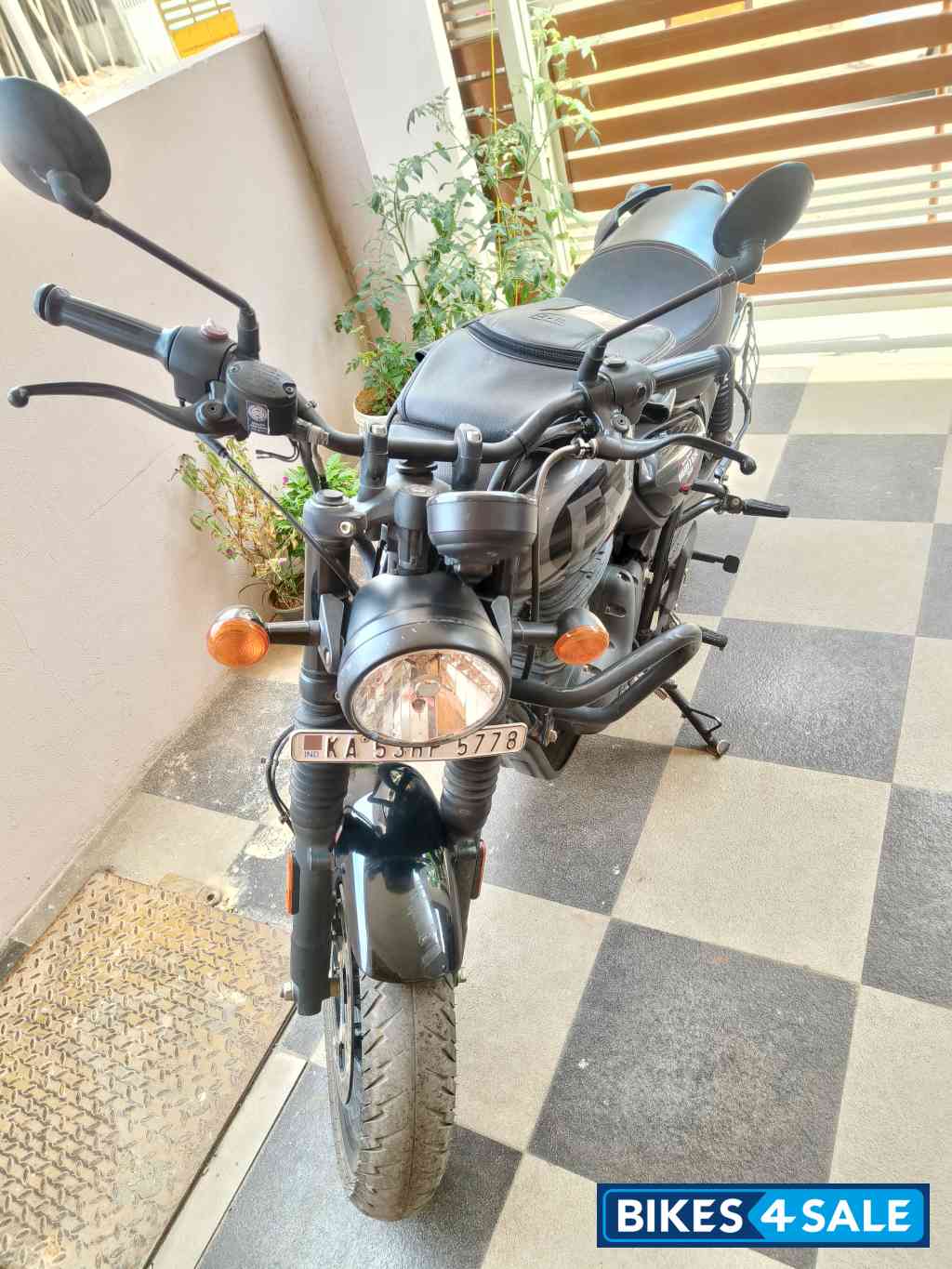 Royal Enfield Hunter 350 Metro