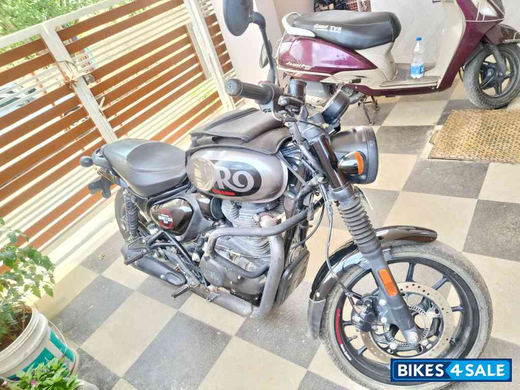 Royal Enfield Hunter 350 Metro