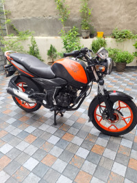 Ora Ge Bajaj Discover 125 ST