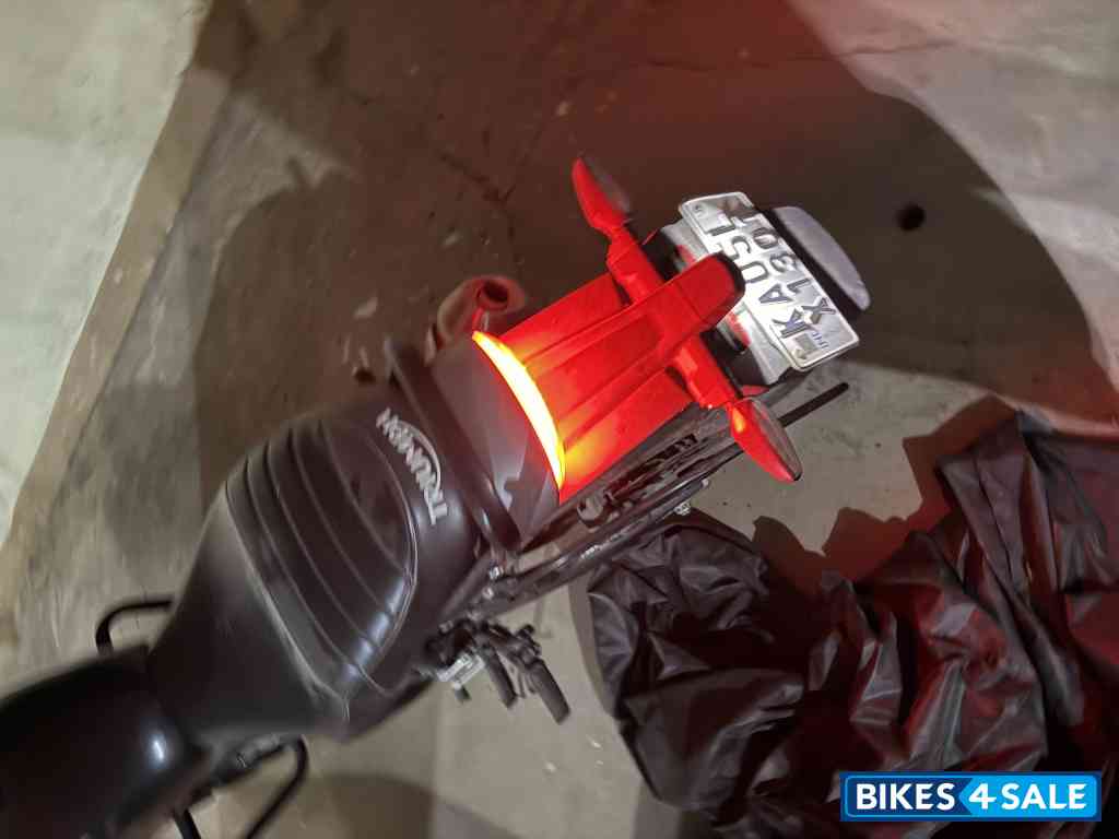 Red Triumph Speed 400