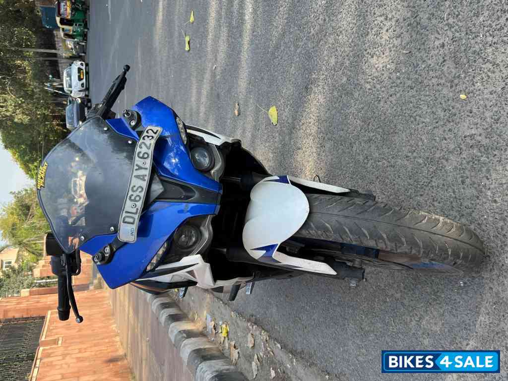 Blue/white Bajaj Pulsar RS 200
