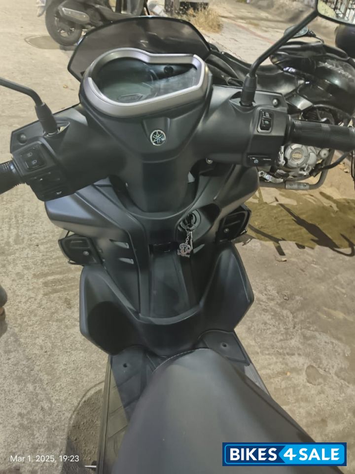 Black And Gold Yamaha Cygnus Ray ZR