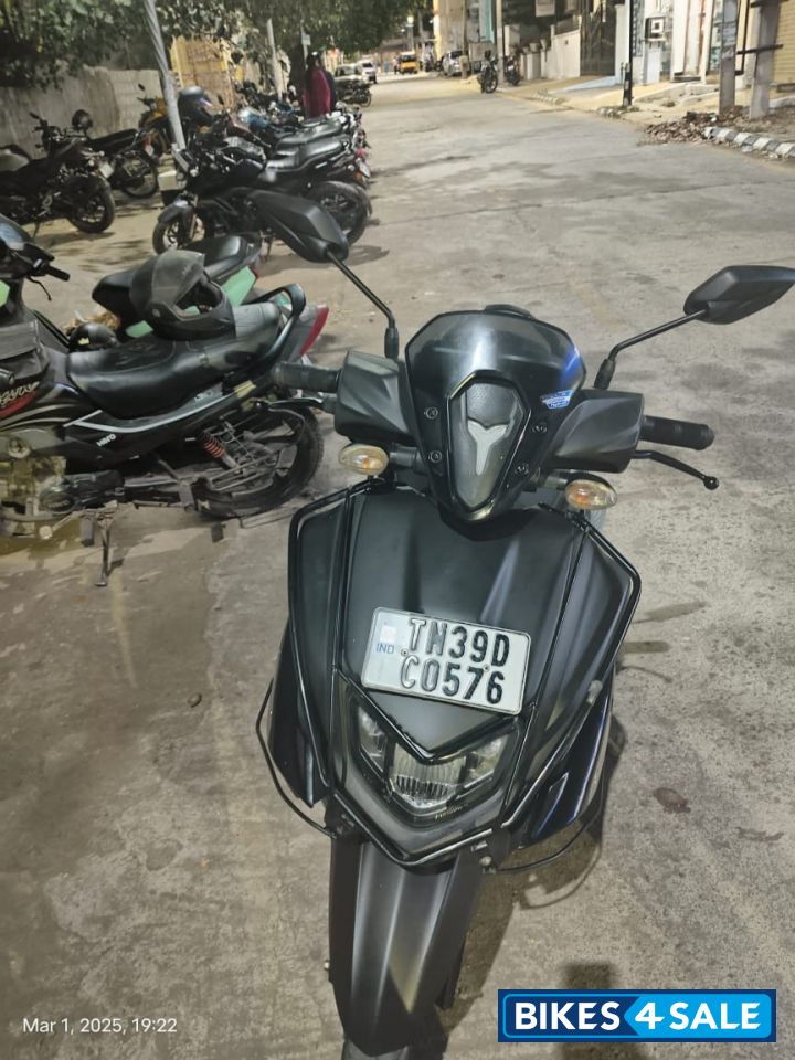 Black And Gold Yamaha Cygnus Ray ZR