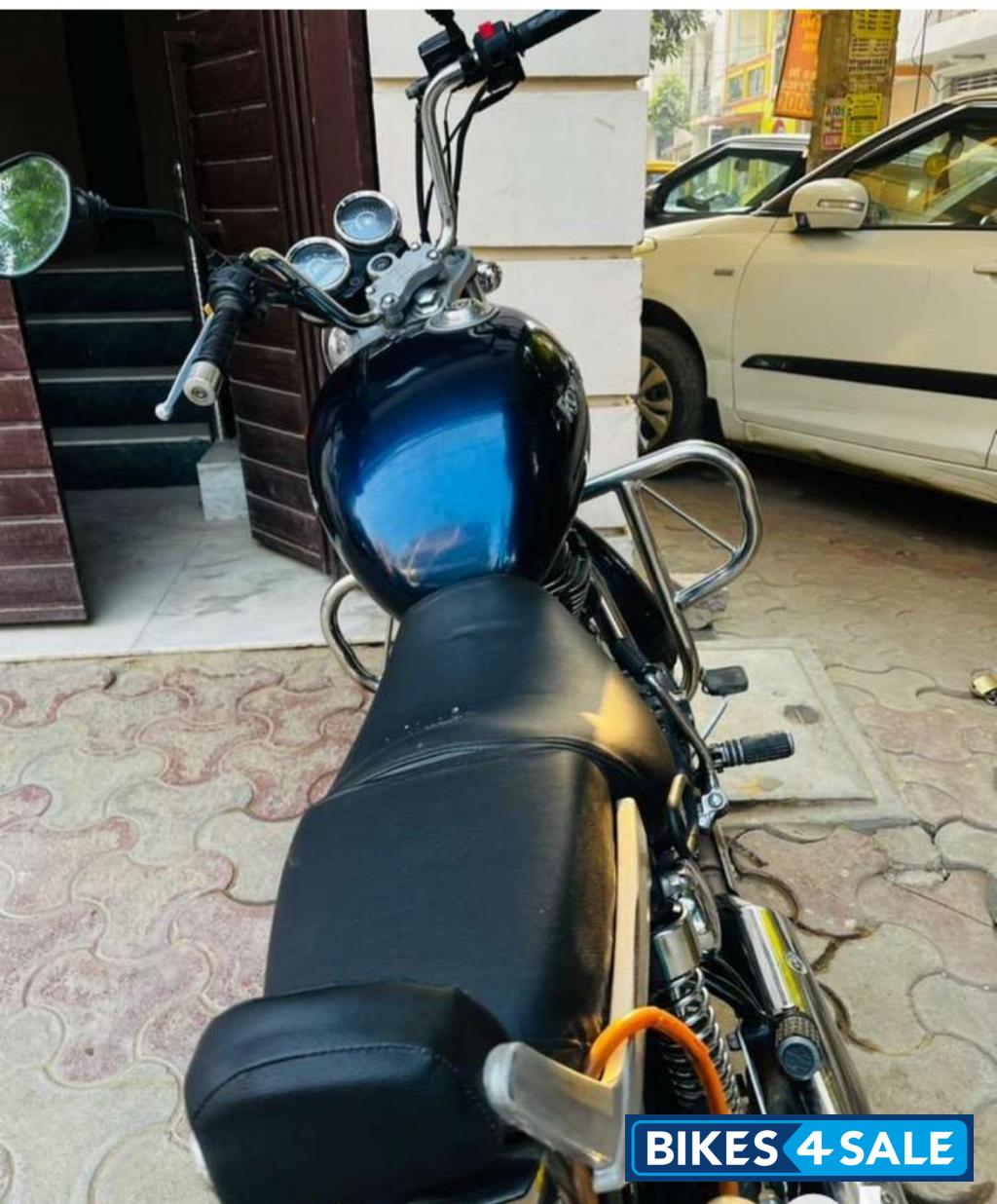 Marine Blue Royal Enfield Thunderbird 350 Marine Blue Royal Enfield Thunderbird 350