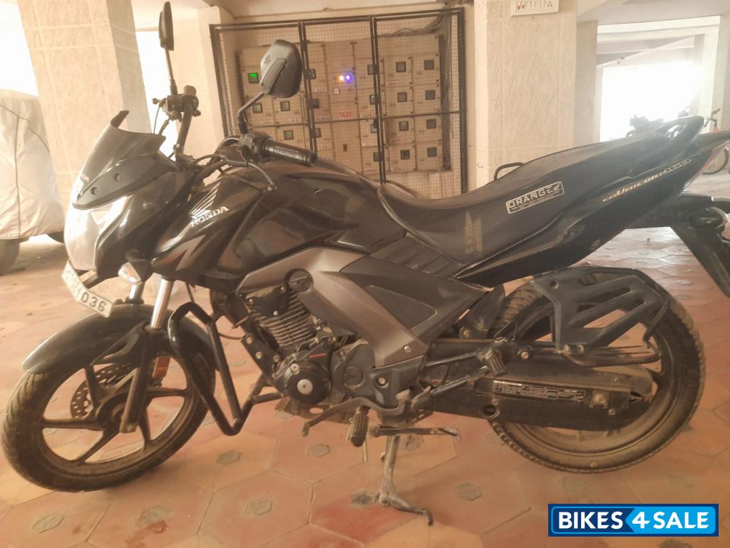 Black Honda CB Unicorn 160