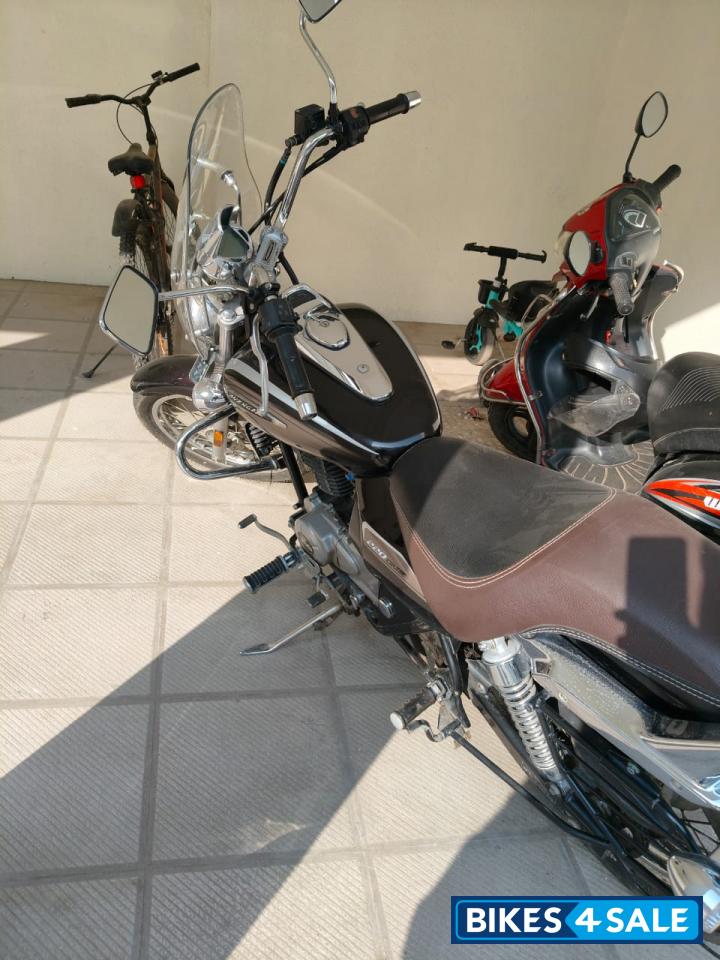 Bajaj Avenger Cruise 220 BS6
