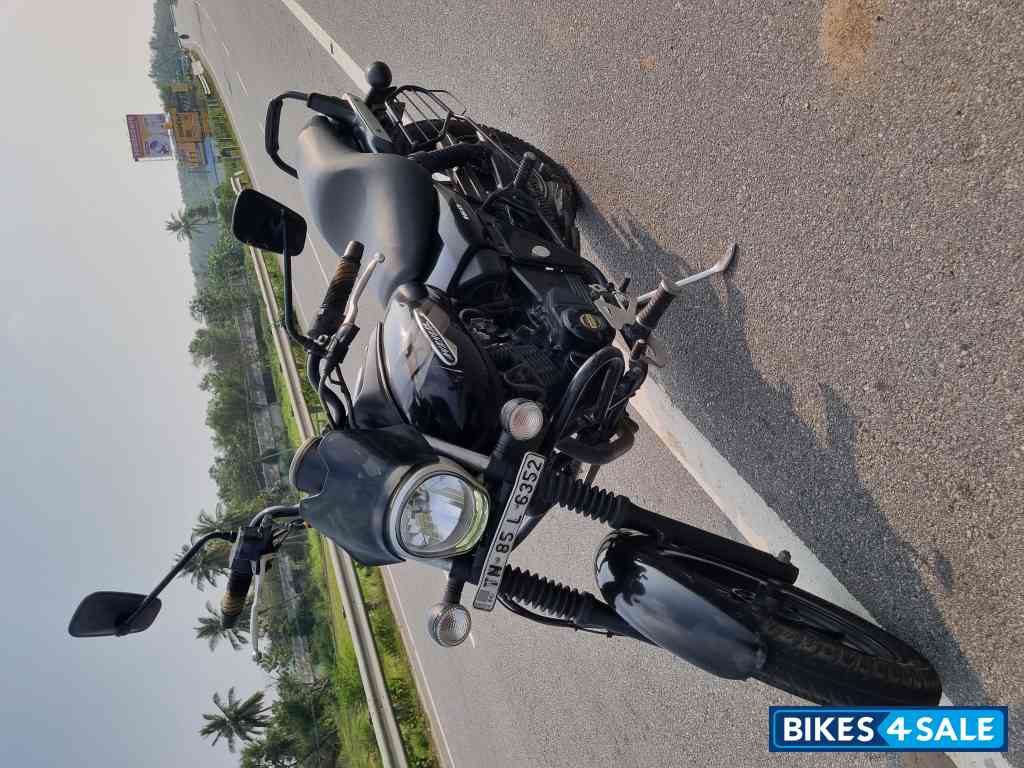 Black Bajaj Avenger Street 160