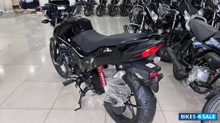 Black Hero Glamour 125