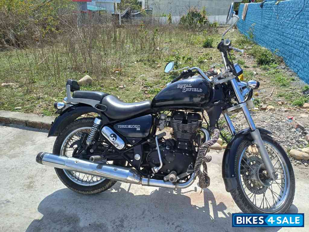 Black Royal Enfield Thunderbird TwinSpark 350
