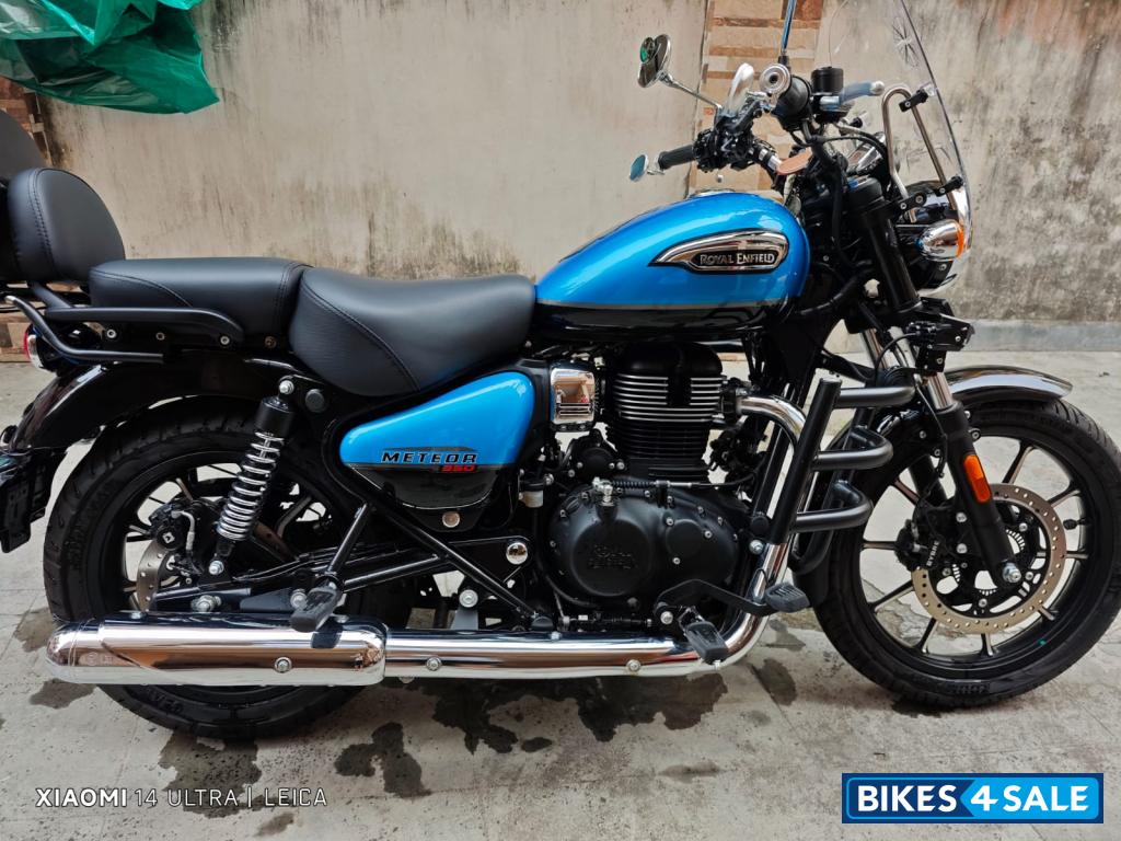 Blue Royal Enfield Meteor 350 Supernova