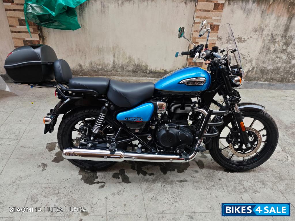 Blue Royal Enfield Meteor 350 Supernova