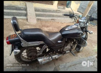 Bajaj Avenger 220 DTS-i