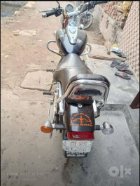 Bajaj Avenger 220 DTS-i