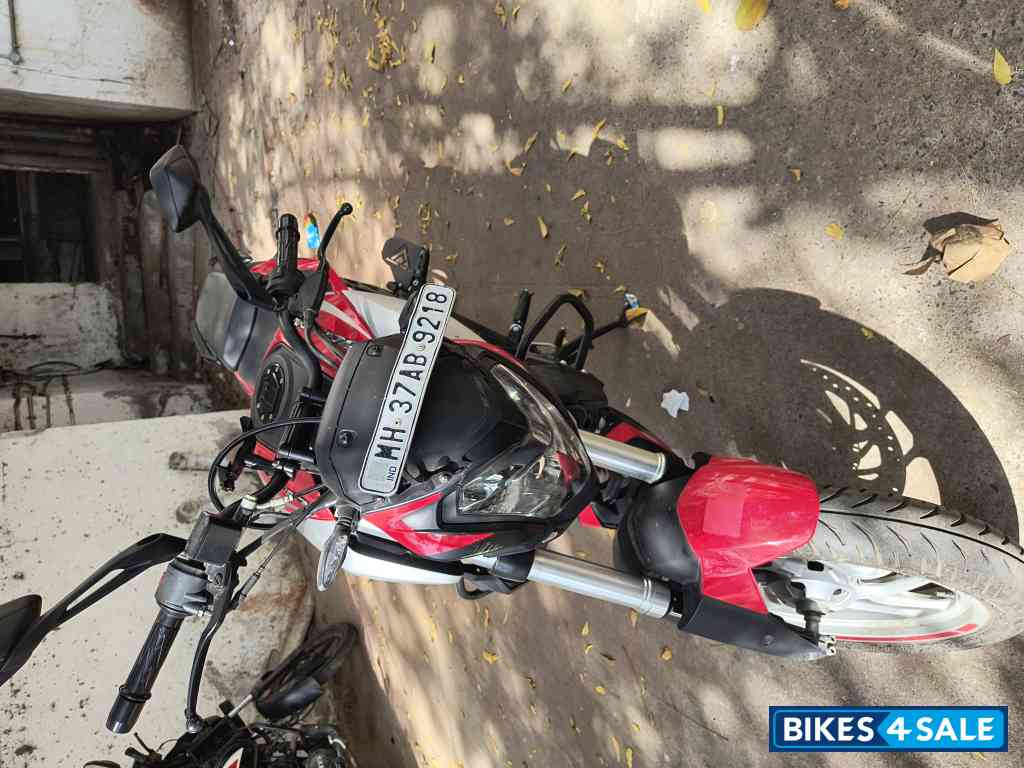 Conyon Red Bajaj Dominar 250 2022