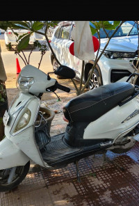 White Suzuki Access 125