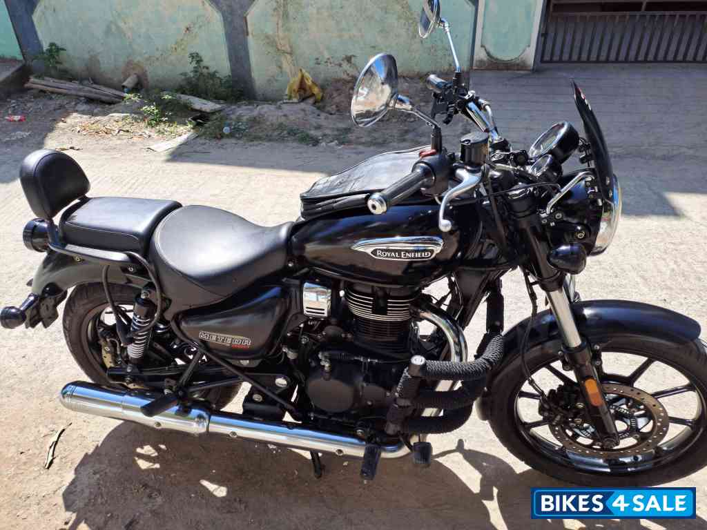 Royal Enfield Meteor 350 Stellar