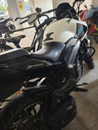 White Bajaj Dominar 400 ABS BS6
