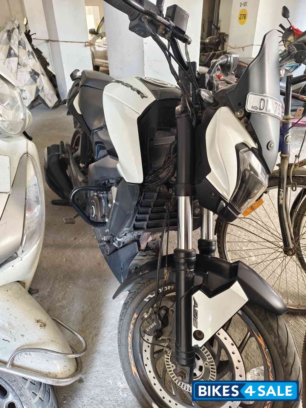 White Bajaj Dominar 400 ABS BS6
