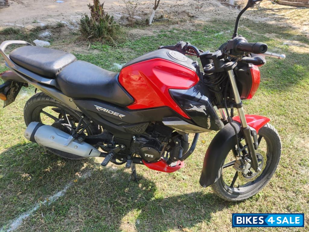 Red TVS Raider 125