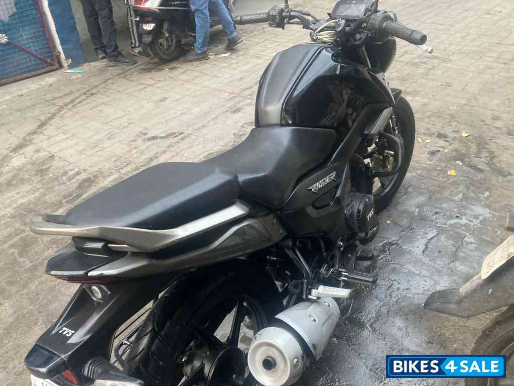 Black TVS Raider Split Seat