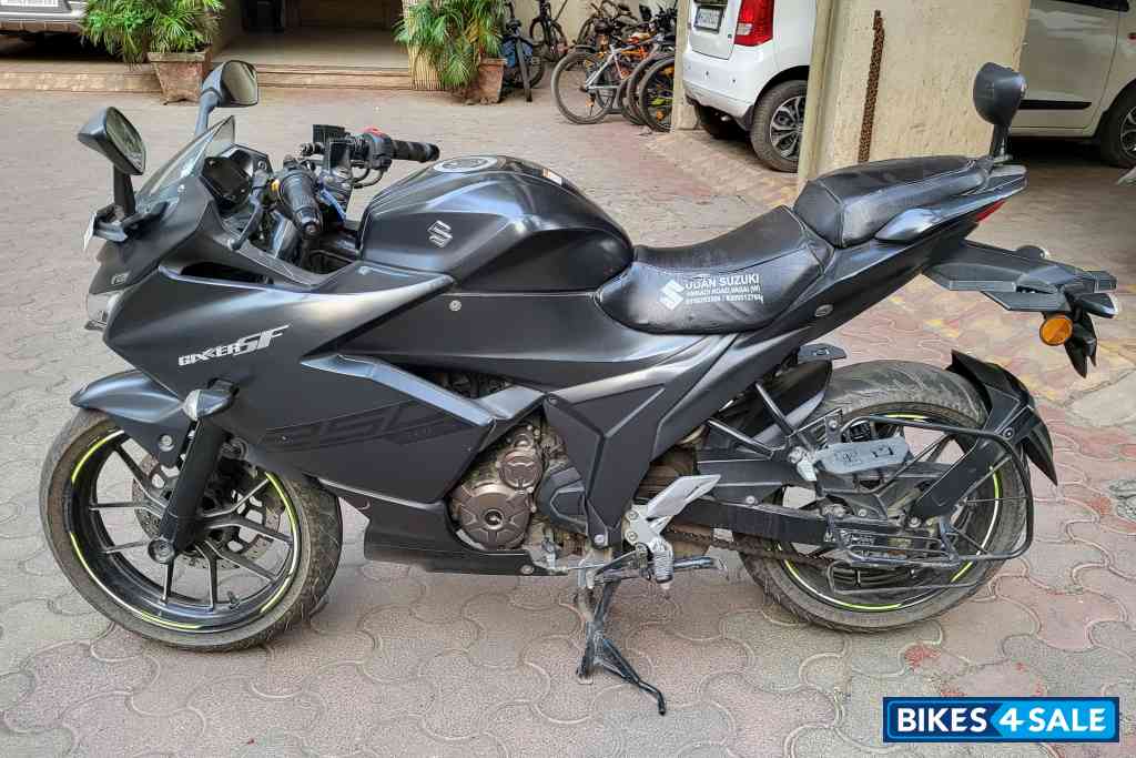Black Suzuki Gixxer SF 250 BS6