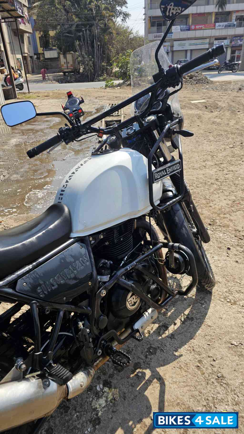 Snow White Royal Enfield Himalayan