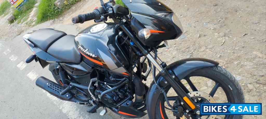 Black Bajaj Pulsar 125 Split Seat