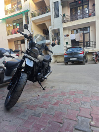 Yezdi Scrambler Dual Tone