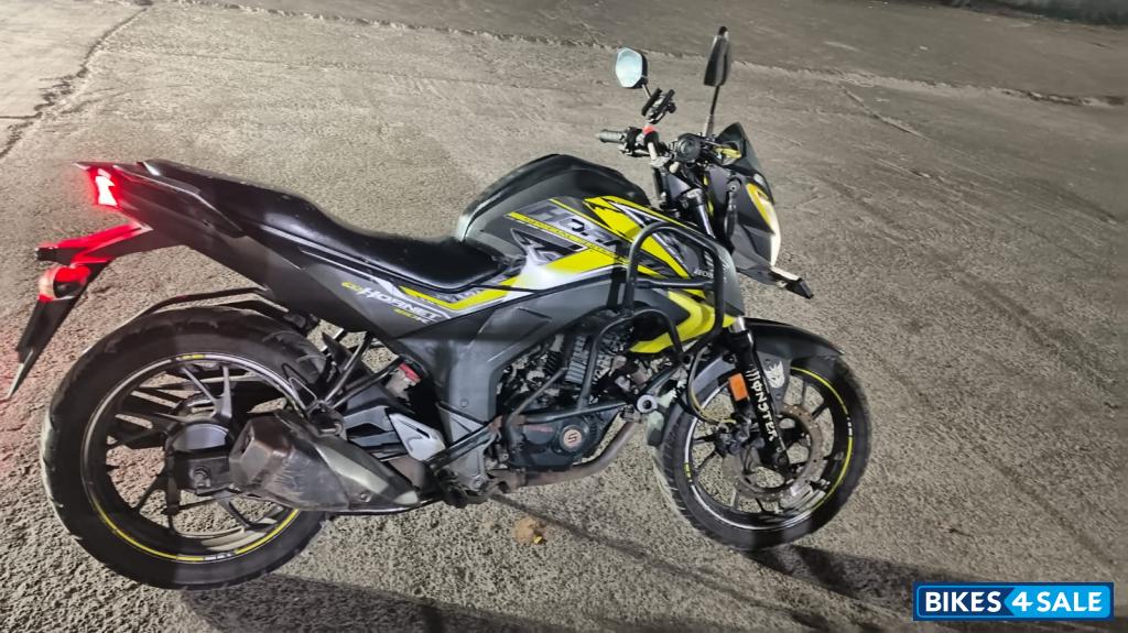 Honda CB Hornet 160R