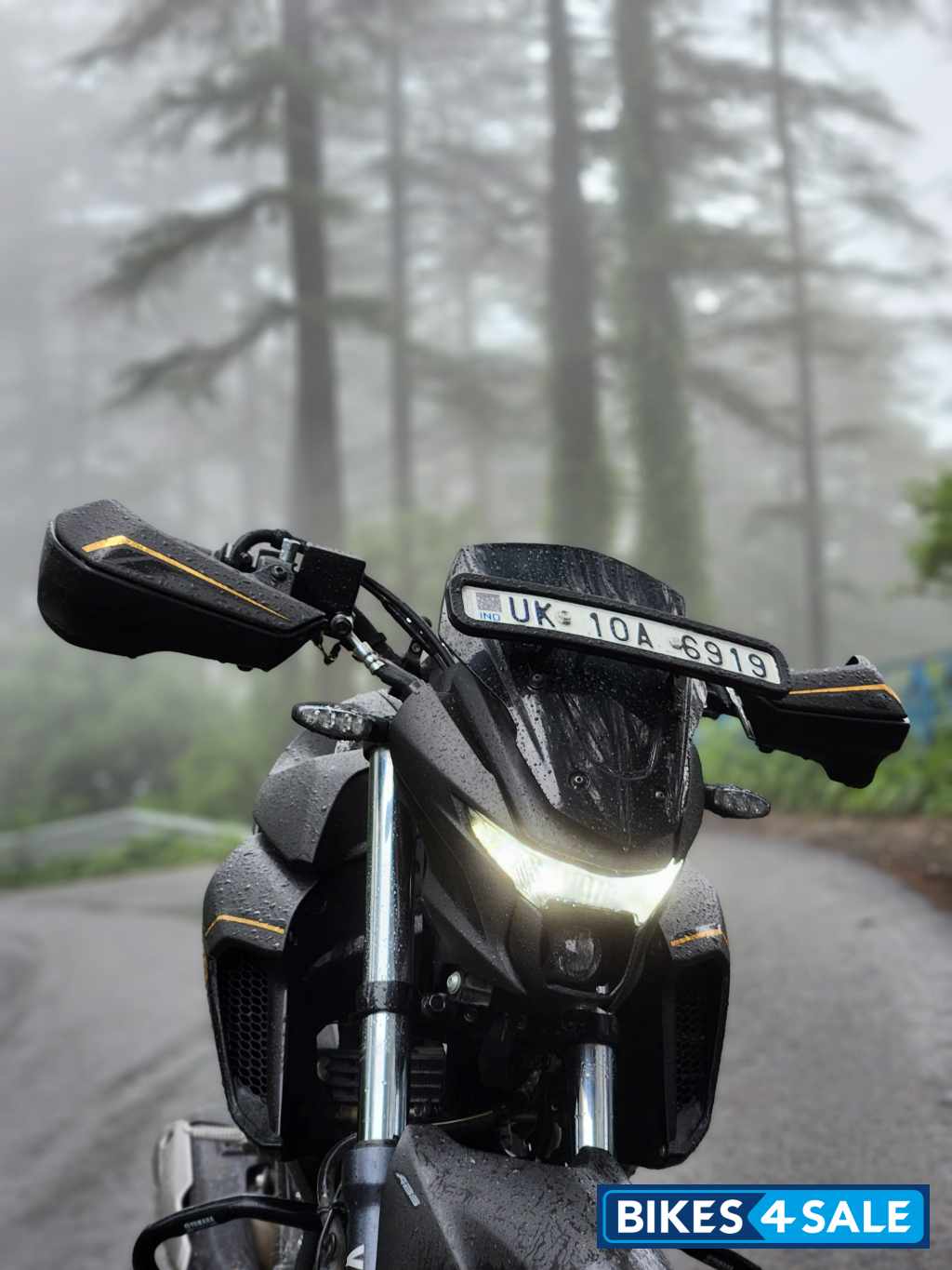 Black Yamaha FZS 25 BS6