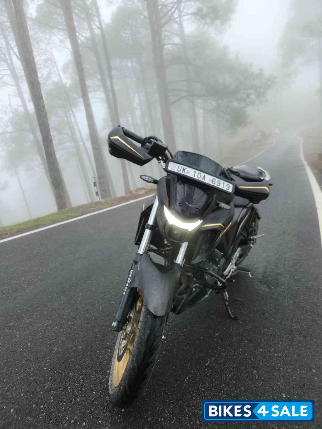 Black Yamaha FZS 25 BS6 Black Yamaha FZS 25 BS6