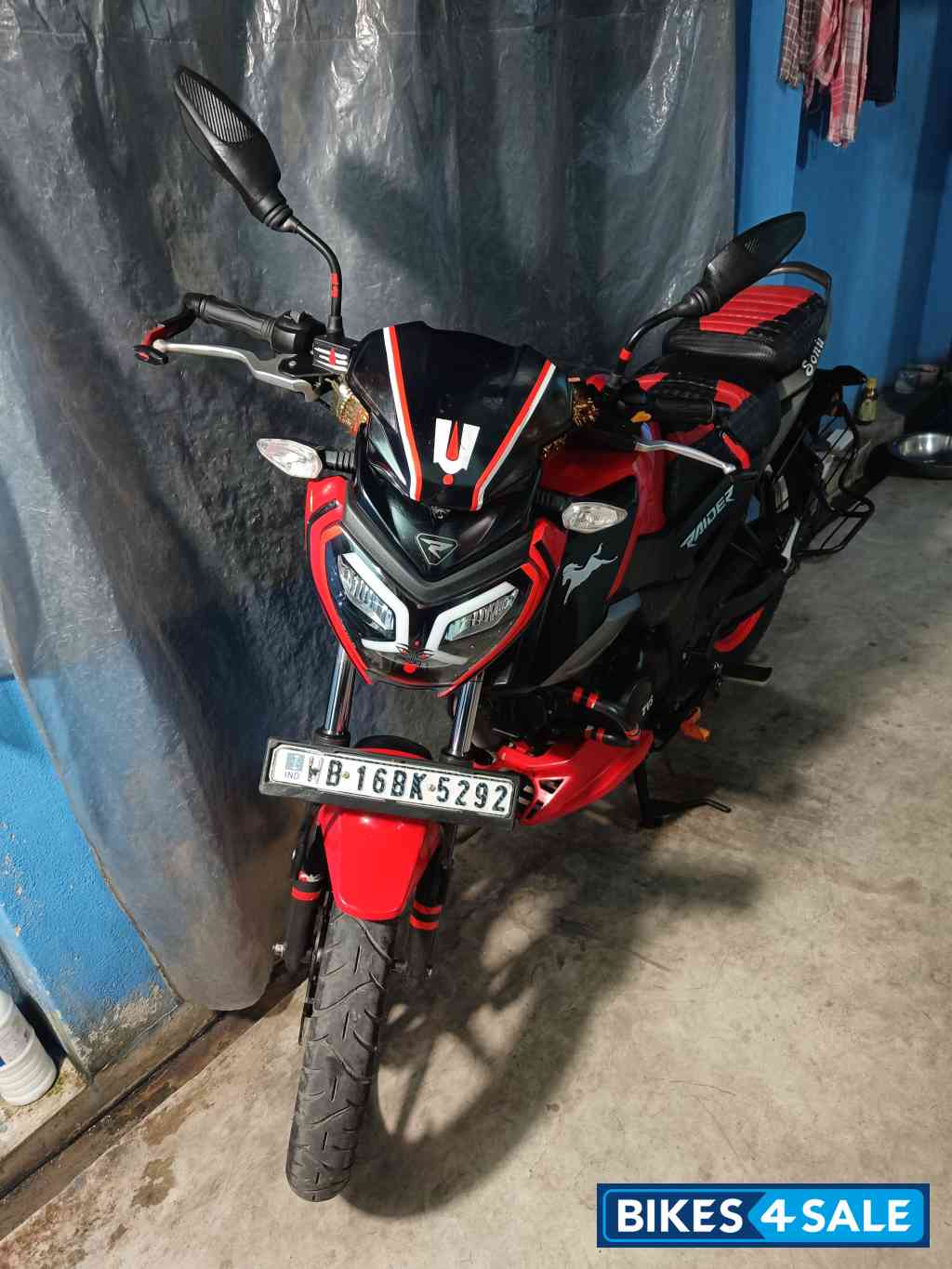 TVS Raider Split Seat