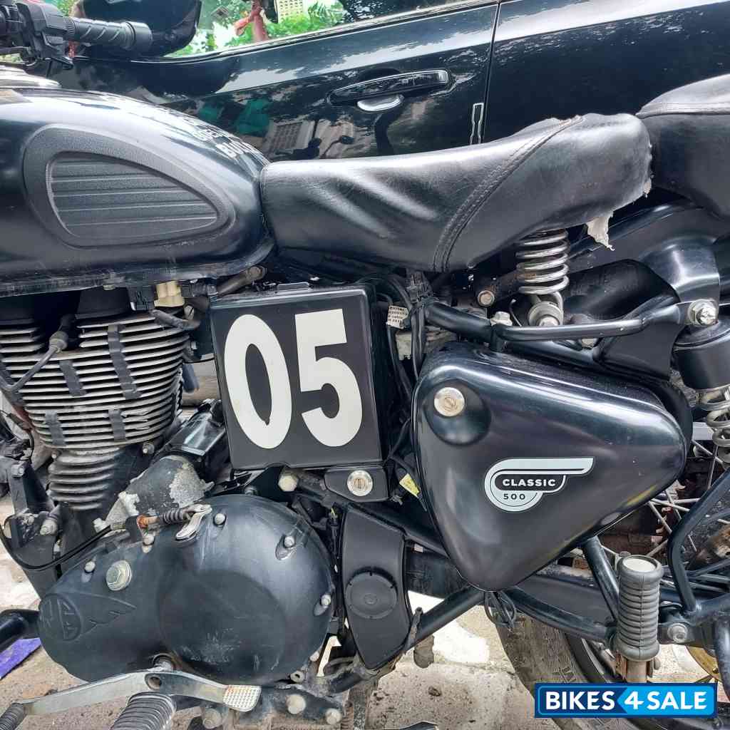 Stealth Black Royal Enfield Classic 500 Stealth Black Royal Enfield Classic 500