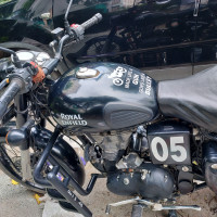 Stealth Black Royal Enfield Classic 500
