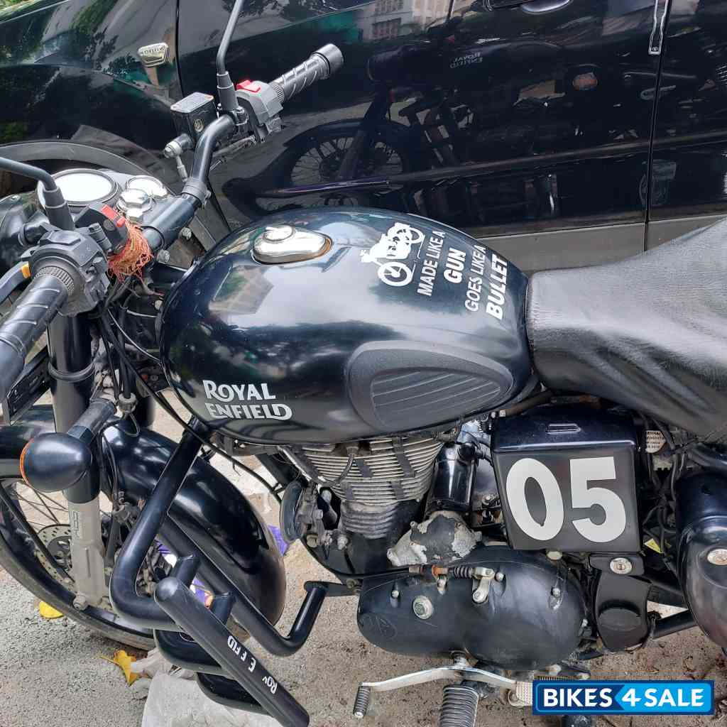Stealth Black Royal Enfield Classic 500 Stealth Black Royal Enfield Classic 500