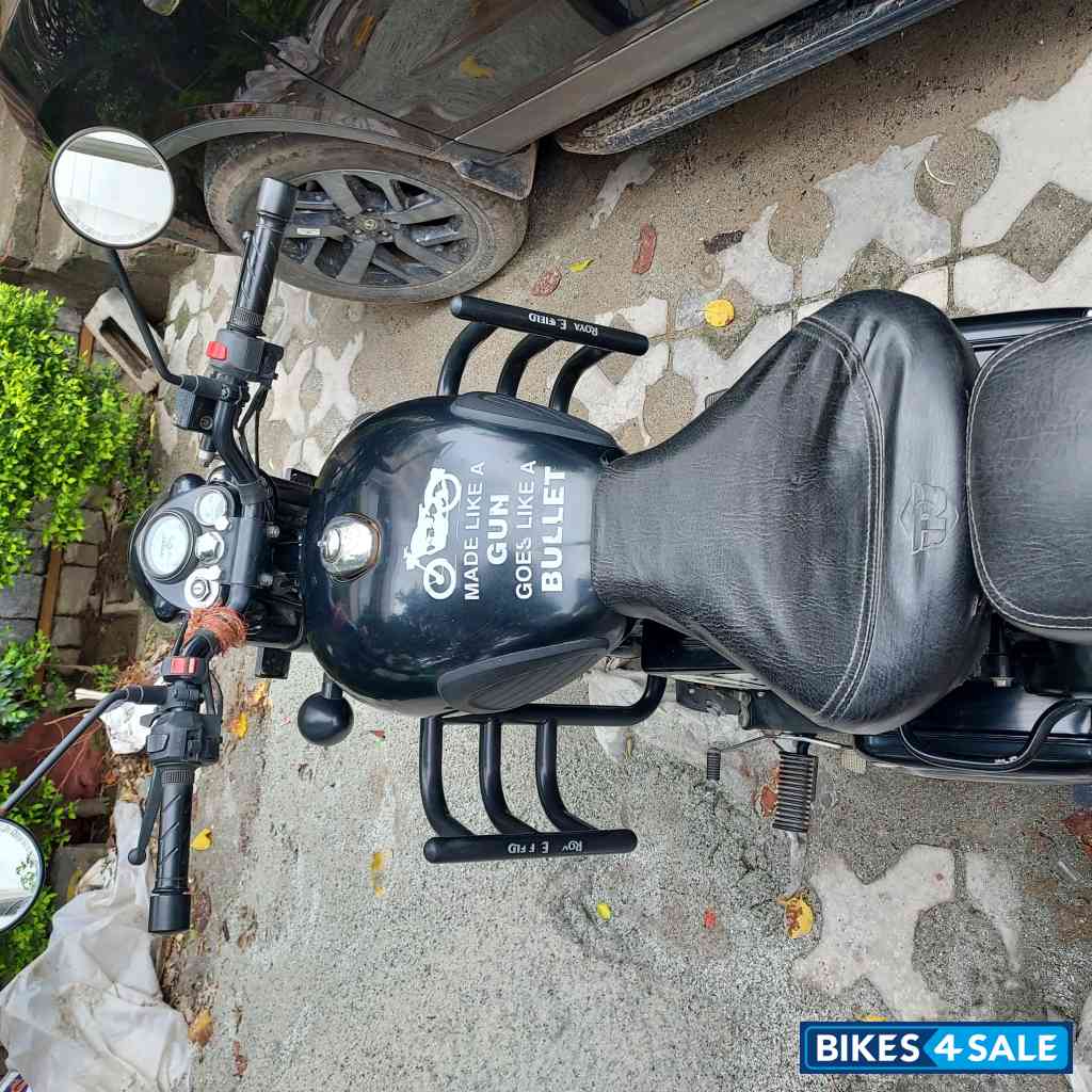 Stealth Black Royal Enfield Classic 500 Stealth Black Royal Enfield Classic 500