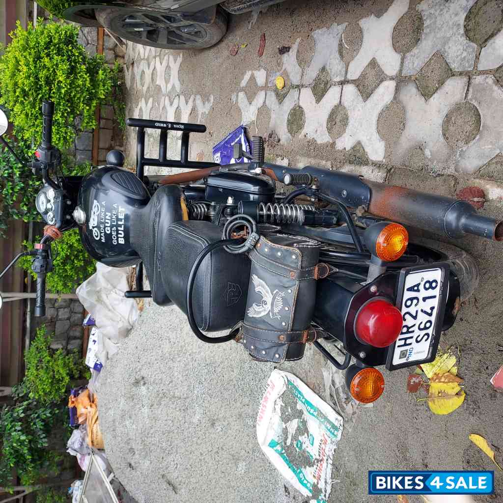 Stealth Black Royal Enfield Classic 500 Stealth Black Royal Enfield Classic 500