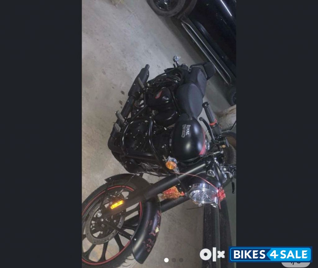 Royal Enfield Classic Stealth Black