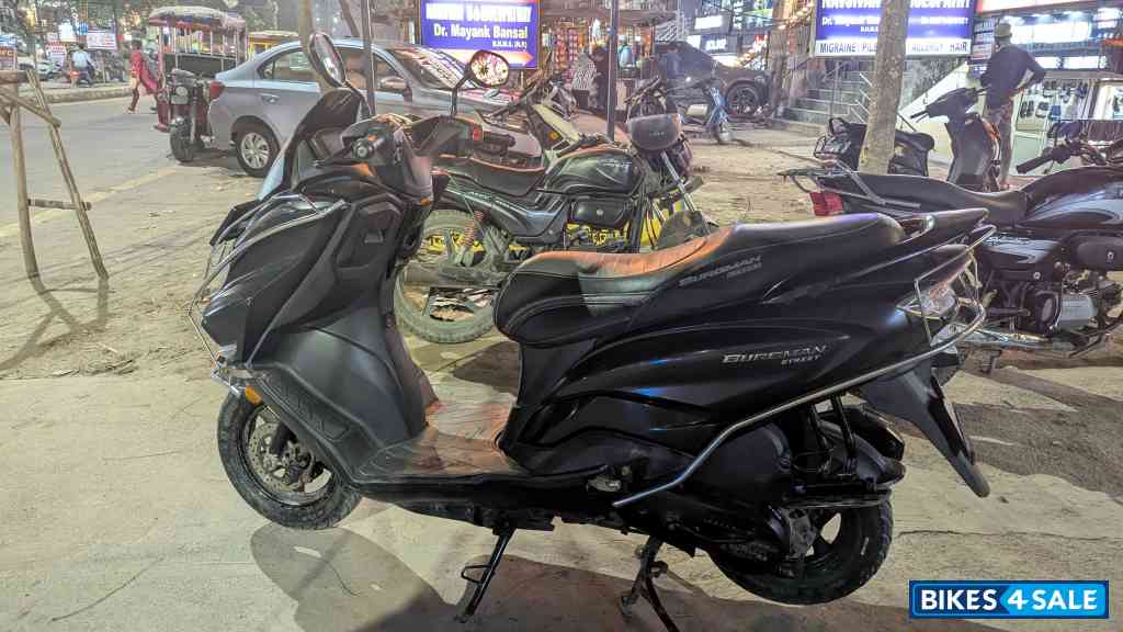 Matte Black Suzuki Burgman Street Bluetooth Enabled