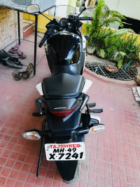 Black & White Honda CBR 150R