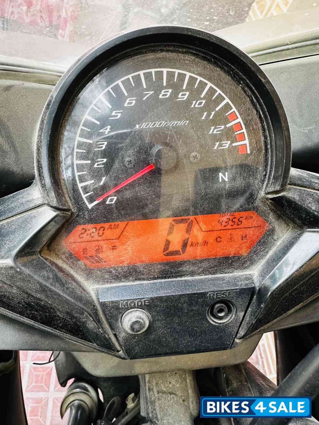 Black & White Honda CBR 150R Black & White Honda CBR 150R