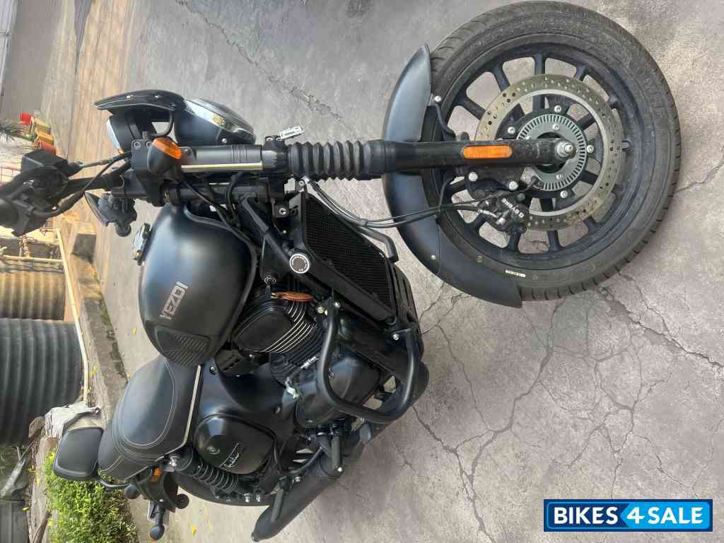 Yezdi Roadster Dual Tone